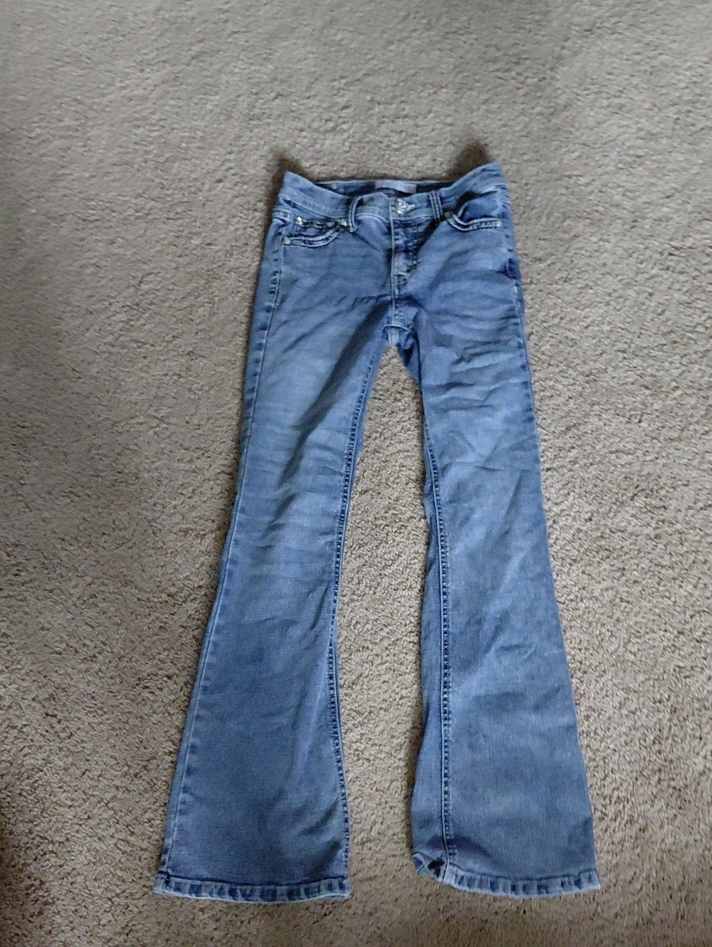 Witty fox woman's size 1  "25" flare  jeans.